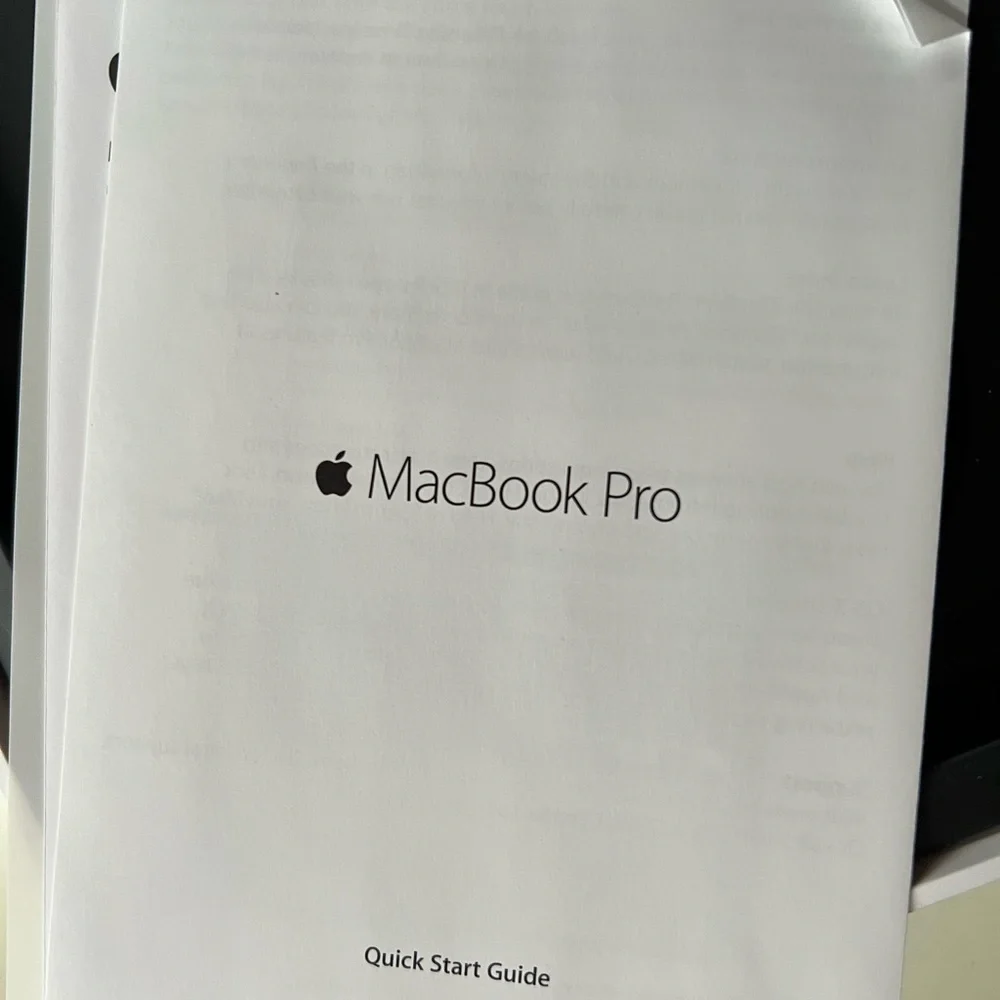 Apple MacBook Pro 13 Box With Original Charger Adapter Never Used​​